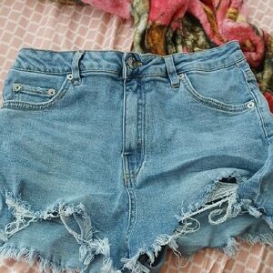Stylish Blue Frayed Hem Jean Shorts